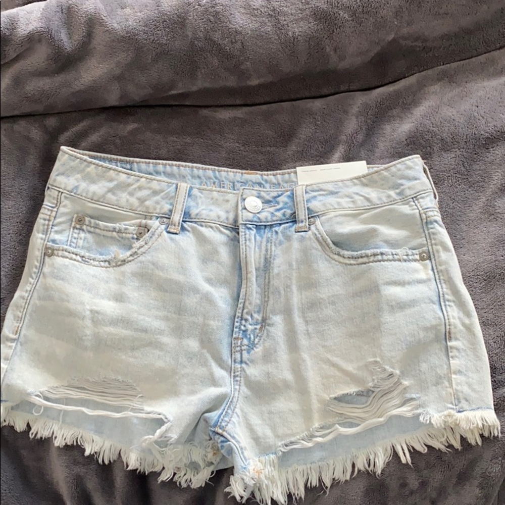 light wash american eagle shorts